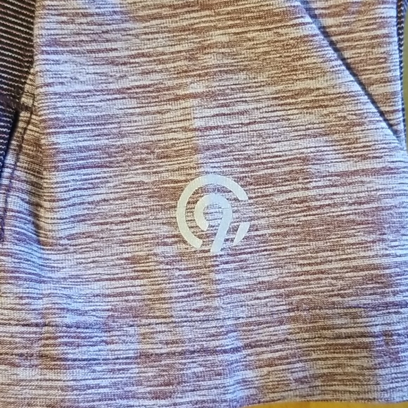 Champion Pull Over - Picture 2 of 4